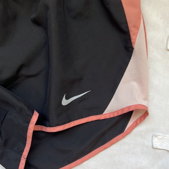 Nike Dri-Fit size L athletic shorts with undergarment attached elastic waistband - Picture 3 of 7